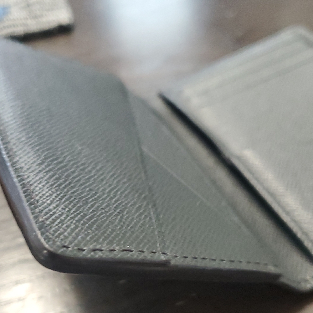 Louis Vuitton Black/Blue Taiga Stripe Card Holder - Picture 9 of 13